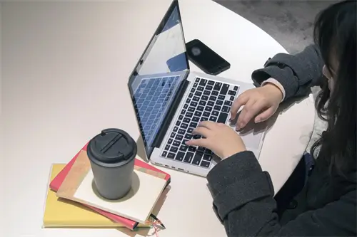 三亚旅游在哪里买鞋子好